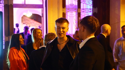 FOTO: Adam Mišík ve víru zábavy.