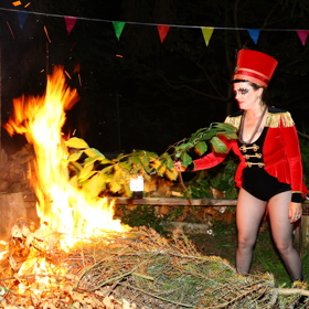 Marta se ochotně starala o chod večírku.