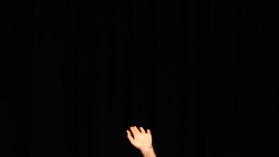 FOTO: Dakota mává fanouškům a festivalovému obsazení.