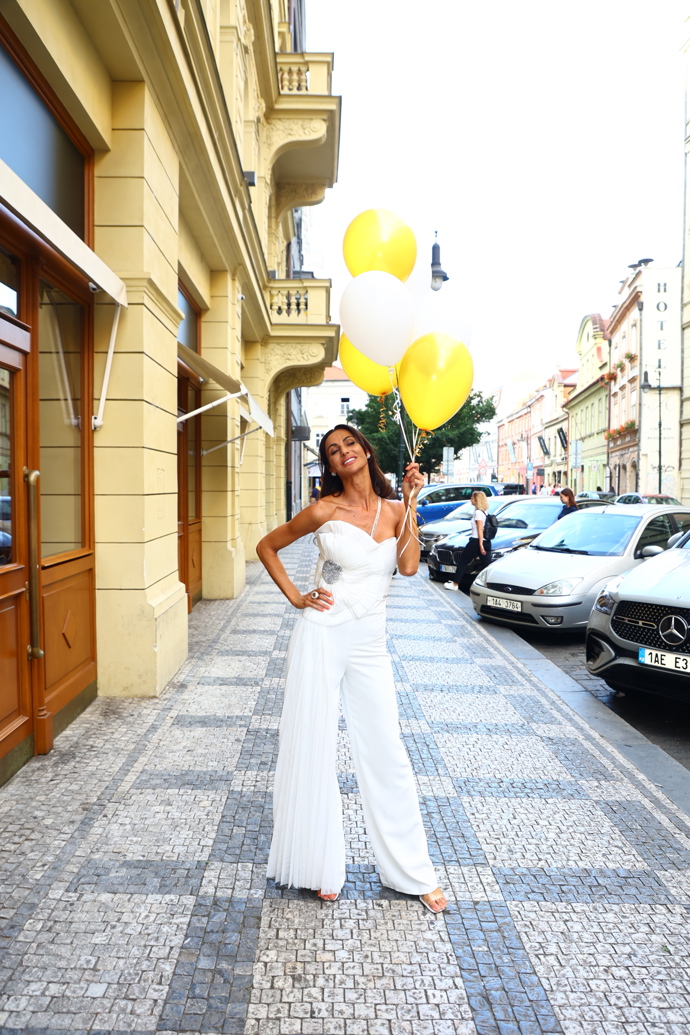 FOTO: Eliška Bučková na svůj věk nevypadá. – stránka 23