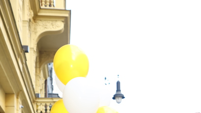 FOTO: Eliška Bučková poté vypustila balonky do nebe.
