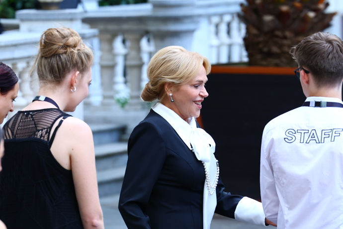 FOTO: Dagmar Havlová vsadila na černobílou kombinaci. – stránka 15