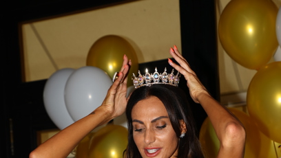 FOTO: Eliška Bučková s korunkou na hlavě.