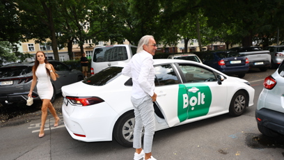 FOTO: Lea nechal své luxusní vozy doma.