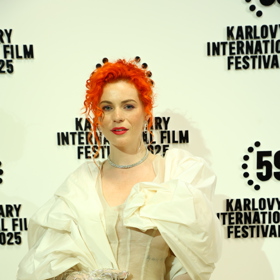 Pro Žofii Dařbujánovou byla zrzavá barva vlasů typickou.