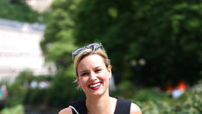 FOTO: Patricie Pagáčová na karlovarské kolonádě.