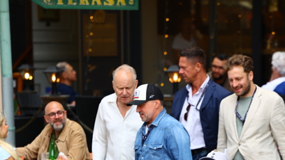 FOTO: Stellan Skarsgård se svým týmem.