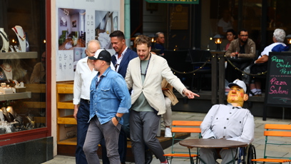 FOTO: Stellan Skarsgård prozkoumával zakoutí Varů.