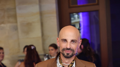 FOTO: Leopardí šátek dodává zajímavý twist.