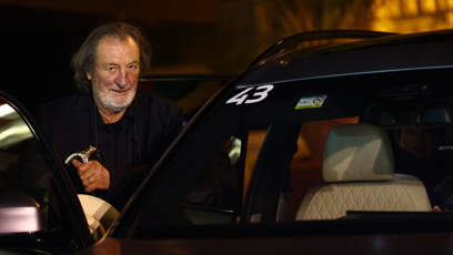 FOTO: Herec Bolek Polívka měl přistavené auto.