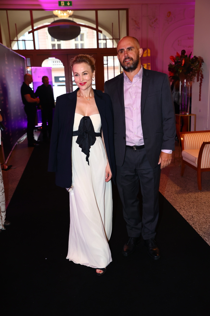 FOTO: Vlastina Svátková dorazila na Iluminate party. – stránka 10