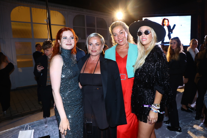 FOTO: Kateřina Bláhová na přehlídce Bobbi Brown. – stránka 35