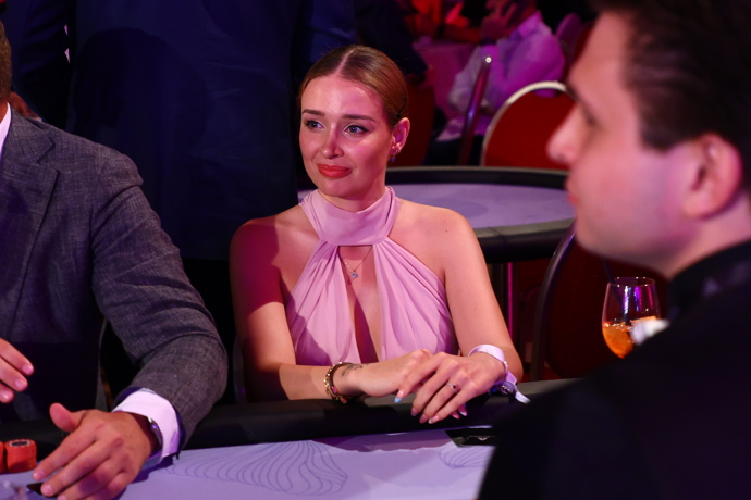 FOTO: Nicole Šáchová na Iluminate party. – stránka 16