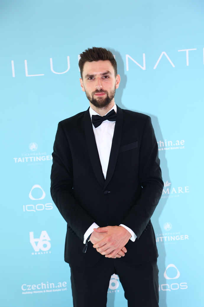 FOTO: Vašek Matějovský na Iluminate party. – stránka 1