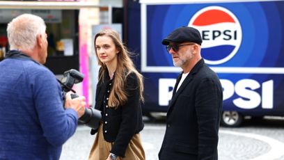 FOTO: Hynek Čermák s přítelkyní byli středem zájmu fotografů.