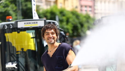 FOTO: Jordan čistil ulici.
