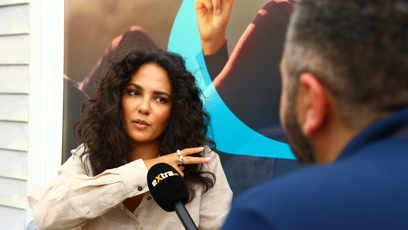 FOTO: Alžběta Ferencová alias Zea na karlovarském festivalu nepromluvila jenom o svém novém singlu, ale také partnerovi Paulie Garandovi.