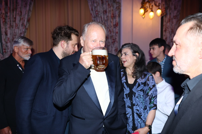 FOTO: Stellan Skarsgård se postaral o ikonické fotky. – stránka 4