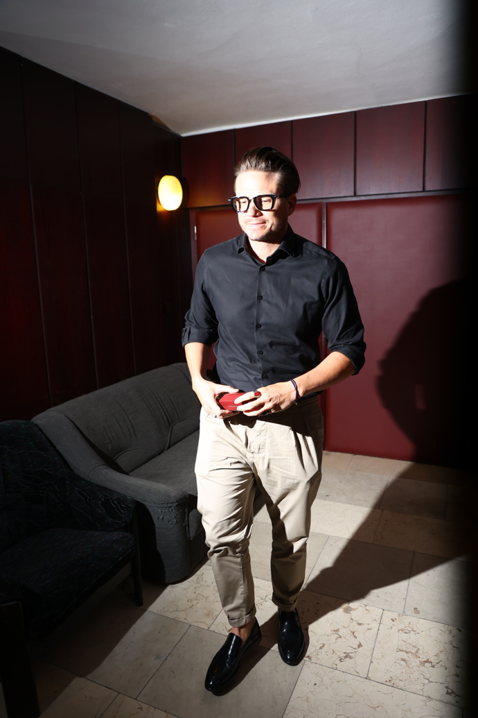 FOTO: Ondřej Brzobohatý vychází ze soudní místnosti. – stránka 3