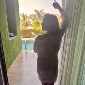 Ač vypadala dovolená idylicky a přes den své výhody nabízela, noci byly nesnesitelné kvůli hluku. 