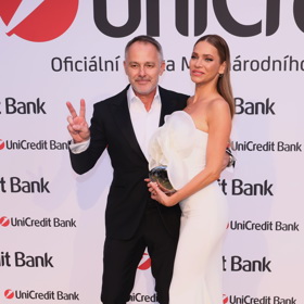 Modelka Andrea Verešová a její manžel Daniel Volopich na letošním ročníku filmového festivalu ve Varech působili bezchybným, velmi sofistikovaným dojmem.