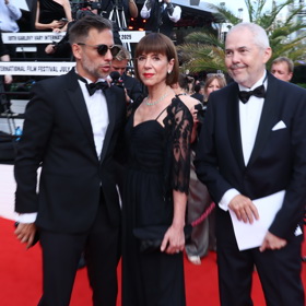 Janek Bartoška s maminkou Andreou a moderátorem Markem Ebenem. 