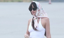 Dakota Johnson už je ve Varech.