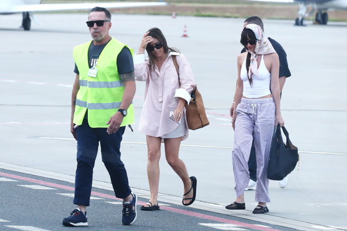 FOTO: Dakota Johnson byla ležérně oblečená. – stránka 30