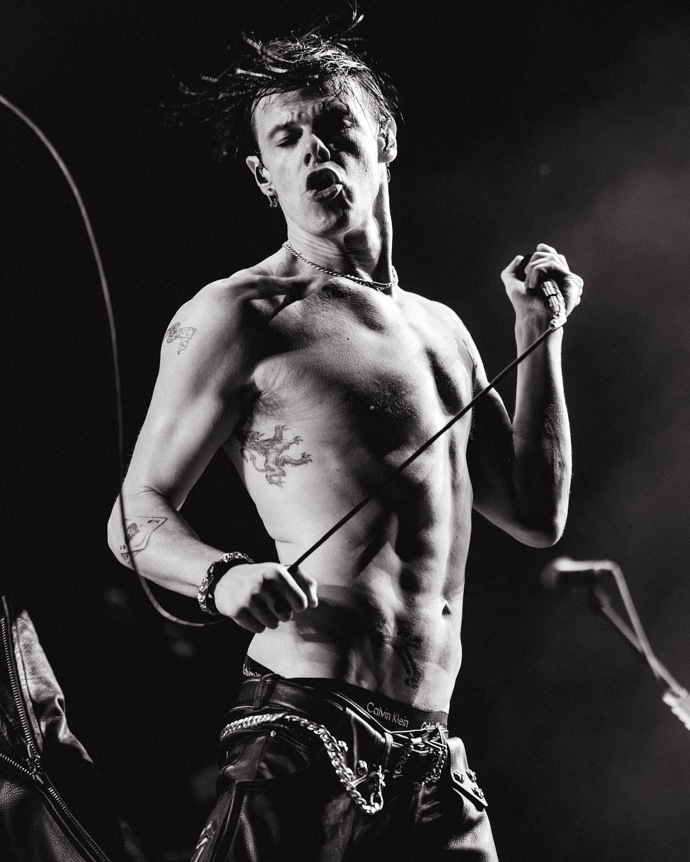 FOTO: Zpěvák Yungblud. – stránka 3