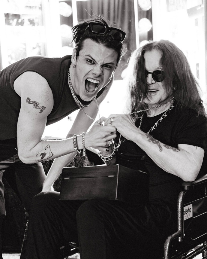 FOTO: Yungblud a Ozzy Osbourne před koncertem ve Villa Parku. – stránka 1