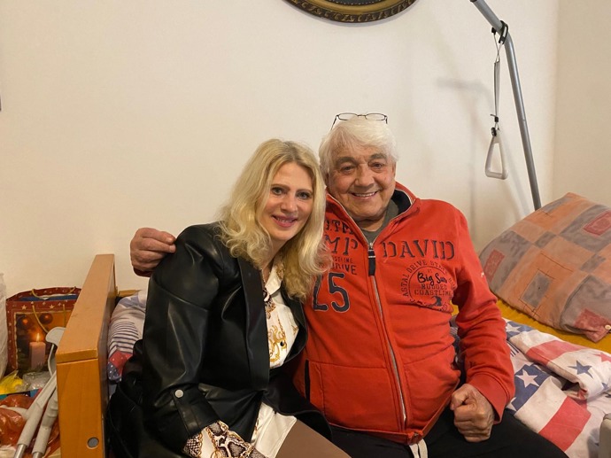 FOTO: Jiří Krampol se svou milovanou Evou Svobodovou. – stránka 14