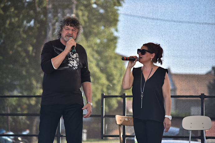 FOTO: Petr Dopita a Magda Malá na jednom z mnoha společných koncertů. – stránka 2