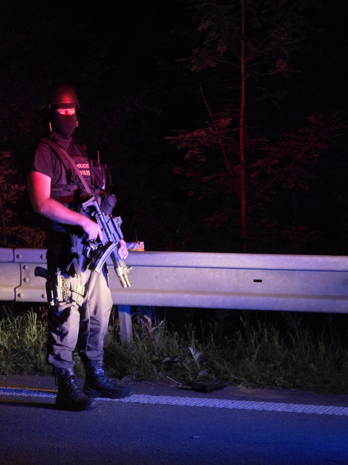 FOTO: Situaci monitorovalo několik policejních hlídek. – stránka 4