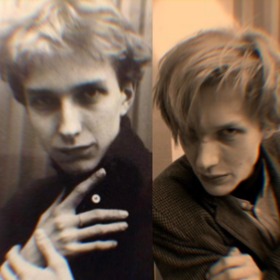 Podoba s tátou Janem je šokující. Zde mají oba na snímcích krásných 17 let.