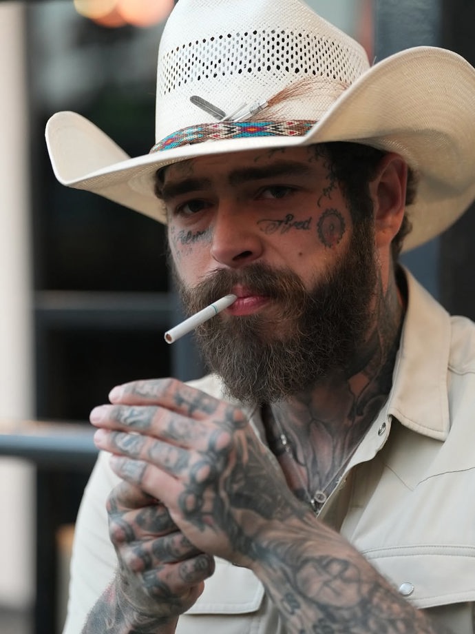FOTO: Post Malone přešel z hip hopu ke country – stránka 8