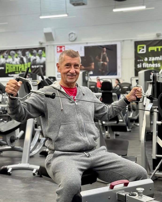 FOTO: Andrej Babiš v posilovně.