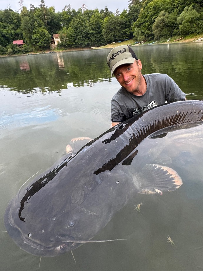 FOTO: Jakub Vágner byl však hodně pokousaný a vyčerpaný. – stránka 2