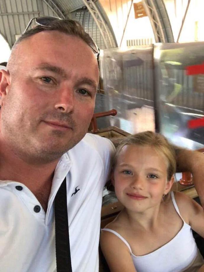 FOTO: Táta a Bela jako maličké děvčátko. Už tehdy to byla roztomilá cácorka.