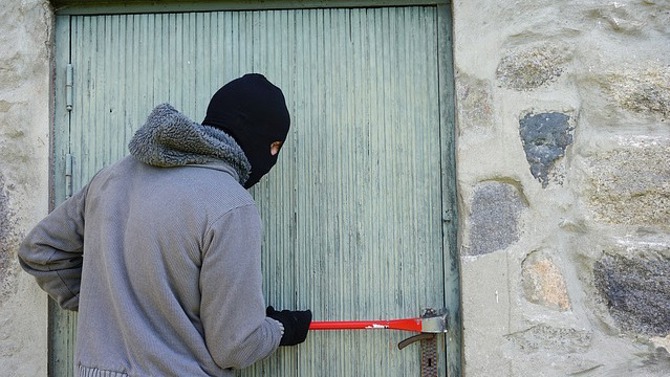Pokud se chystáte na dovolenou, věnujte dostatečnou pozornost zabezpečení svého domova.