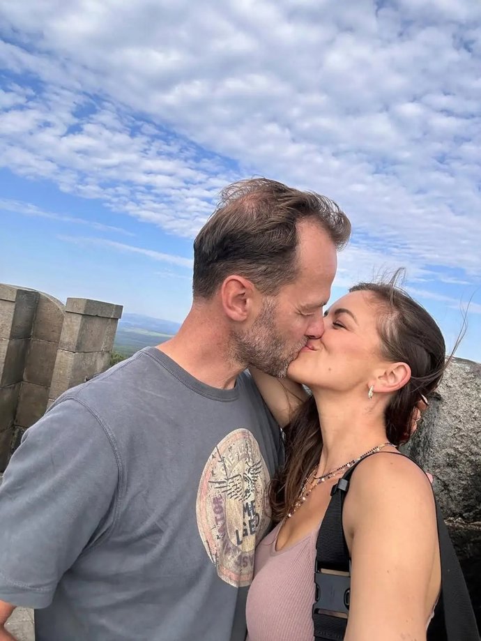 FOTO: Lukáš Langmajer a Jitka Boho následně příspěvek smazali. – stránka 9
