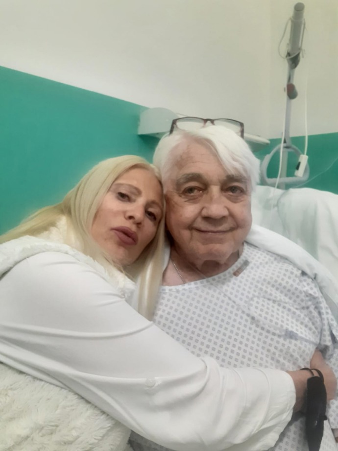 FOTO: Jiří Krampol se svou milovanou Evou Svobodovou. – stránka 143