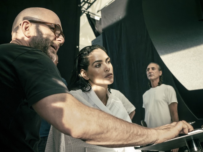 FOTO: Adria Arjona. – stránka 3