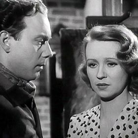 Na snímku z filmu Okouzlená Jan Pivec a Nataša Gollová.