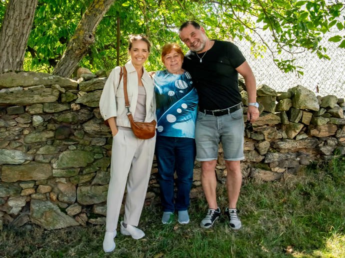 FOTO: Lucie Vondráčková se scénáristou Markem Kališem navštívili Babovřesky. – stránka 7