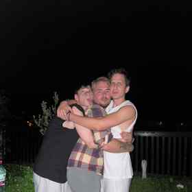 Bratři se nevidí dohromady příliš často, ale když už, umí si to užít.