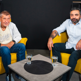 Andrej Babiš s moderátorem pořadu eXtra Host.