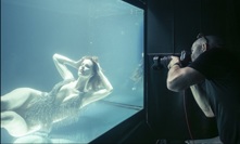 Eva Herzigová během focení.