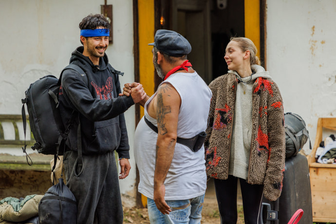 FOTO: Veve a Javier jdou do duelu. – stránka 38