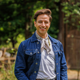 Milan Peroutka vystoupí na Českém slavíkovi 2025 jako součást pocty Anně Slováčkové.