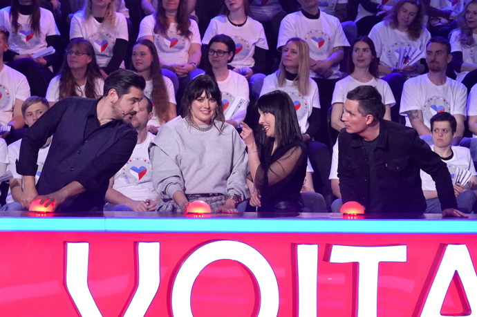 FOTO: Vojta Kotek si do týmu zvolil Ewu Farnou, Terezu Rambu a Jana Aleše. – stránka 4